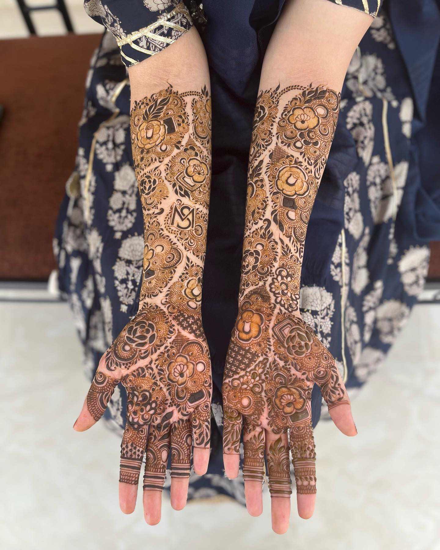Stylish Full Hand Mehndi Design For Bridal