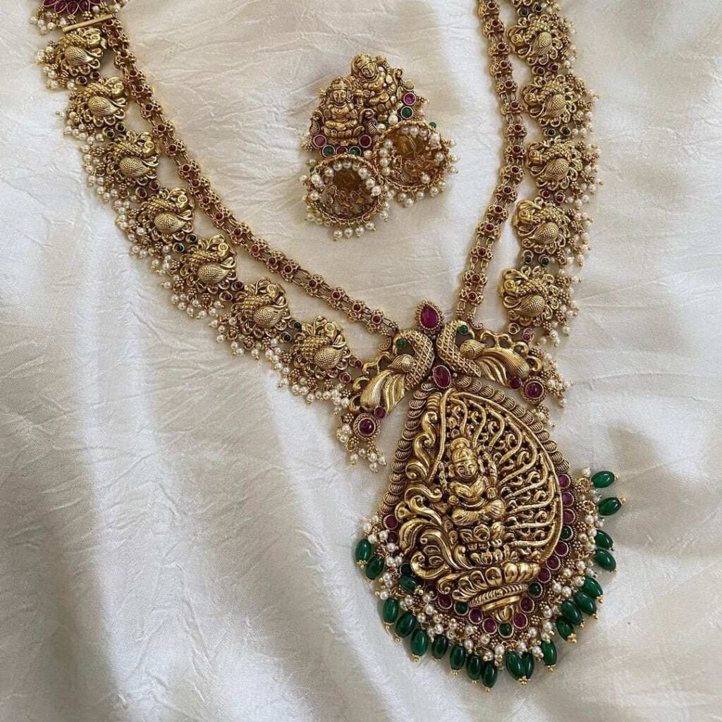 Traditional South Indian Jewellry Set Designs