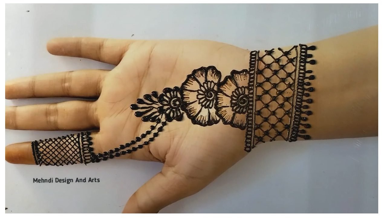 Simple Arabic Mehndi Design