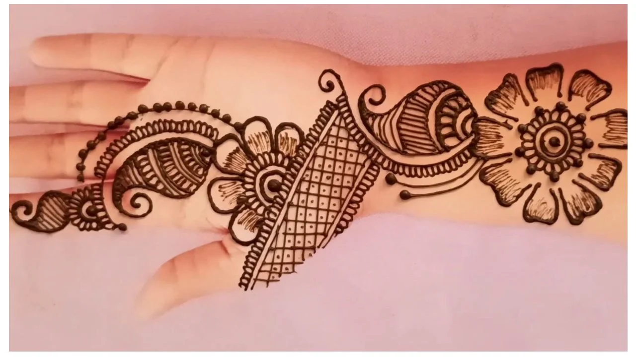 Simple Henna Designs: Easy Shaded Arabic Mehndi Design 4 Arabic Mehndi Design (1)