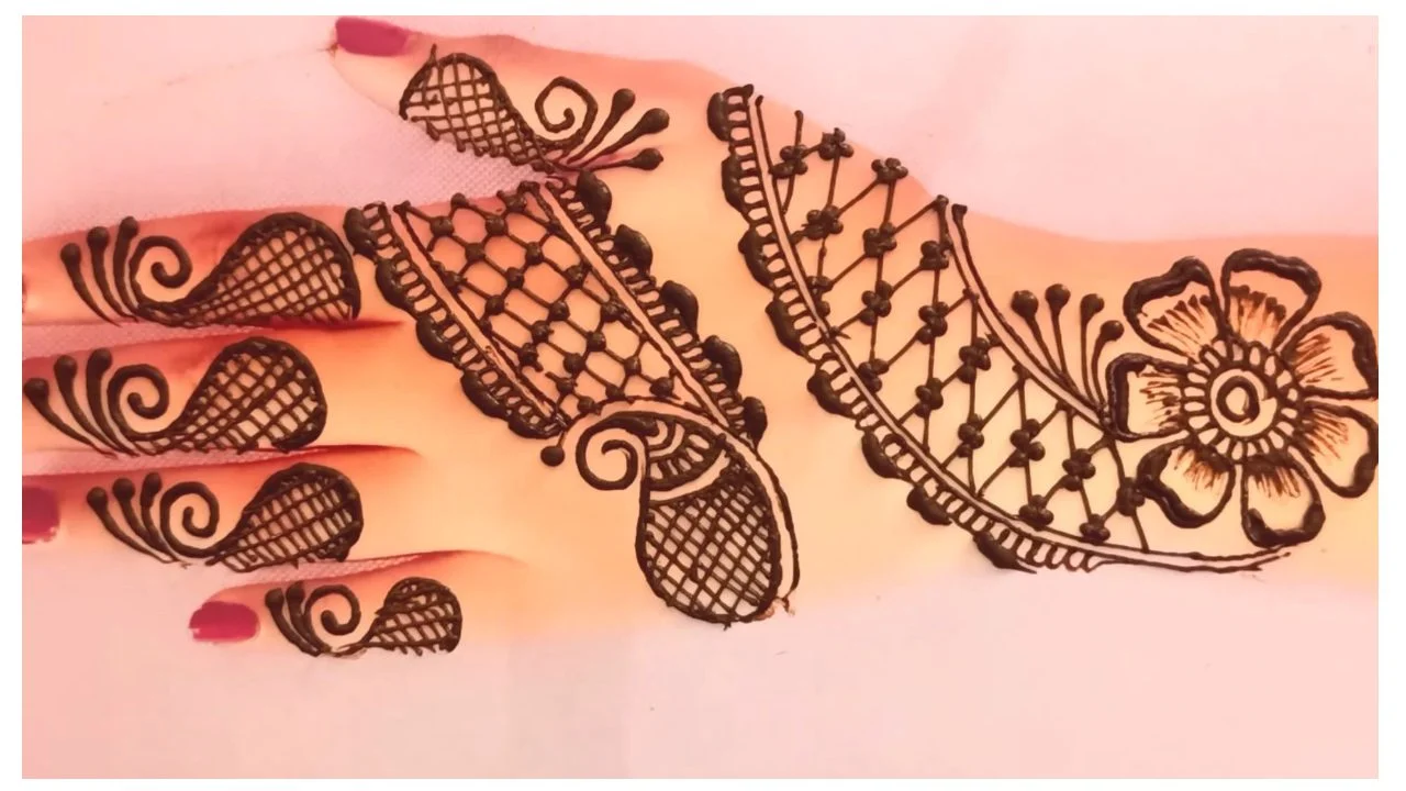Simple Henna Designs: Easy Back Hand Mehndi Design 3 Arabic Mehndi Design
