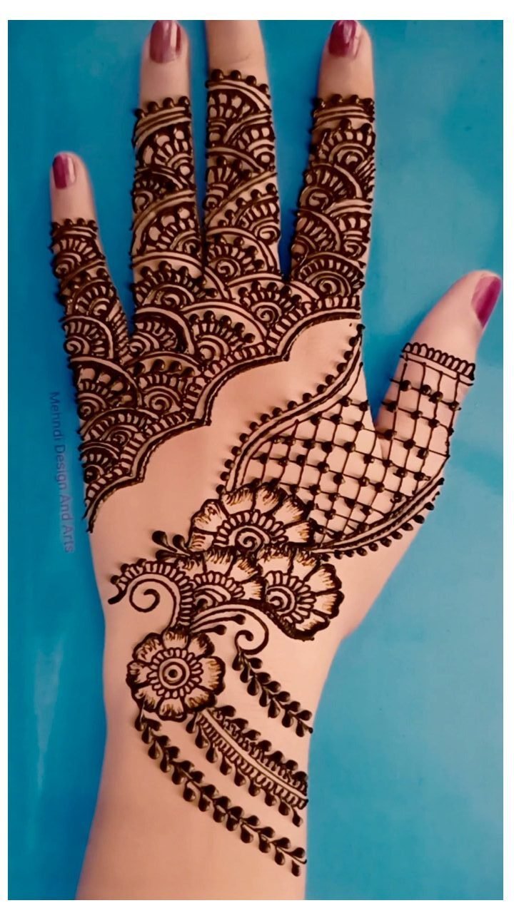 Latest Simple Mehndi Designs for Weddings back Hand