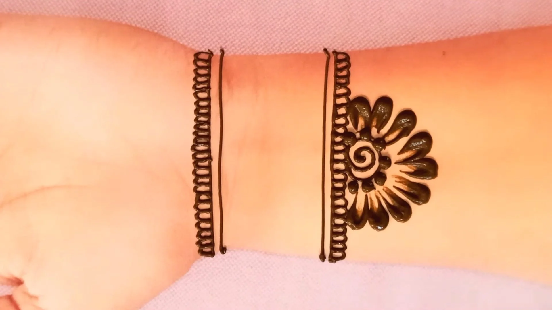 Arabic Mehndi Design With Cotton Buds सुन्दर और आसन मेहँदी डिजाईन 5 Beutiful Arabic Mehndi Design 6