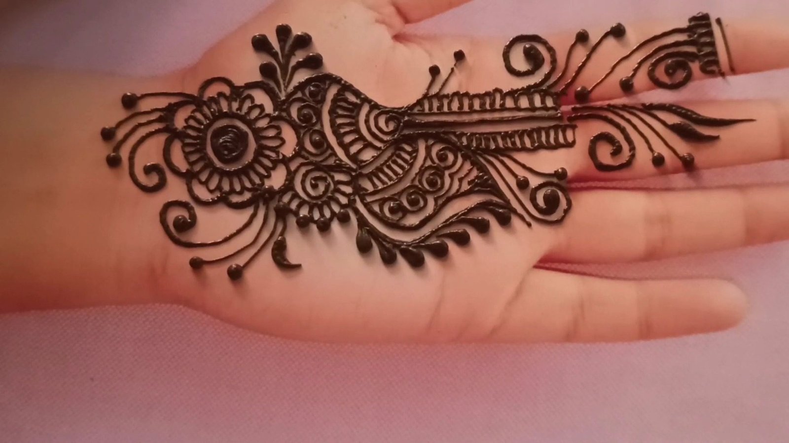 Simple Arabic Mehndi Design For Front Hand