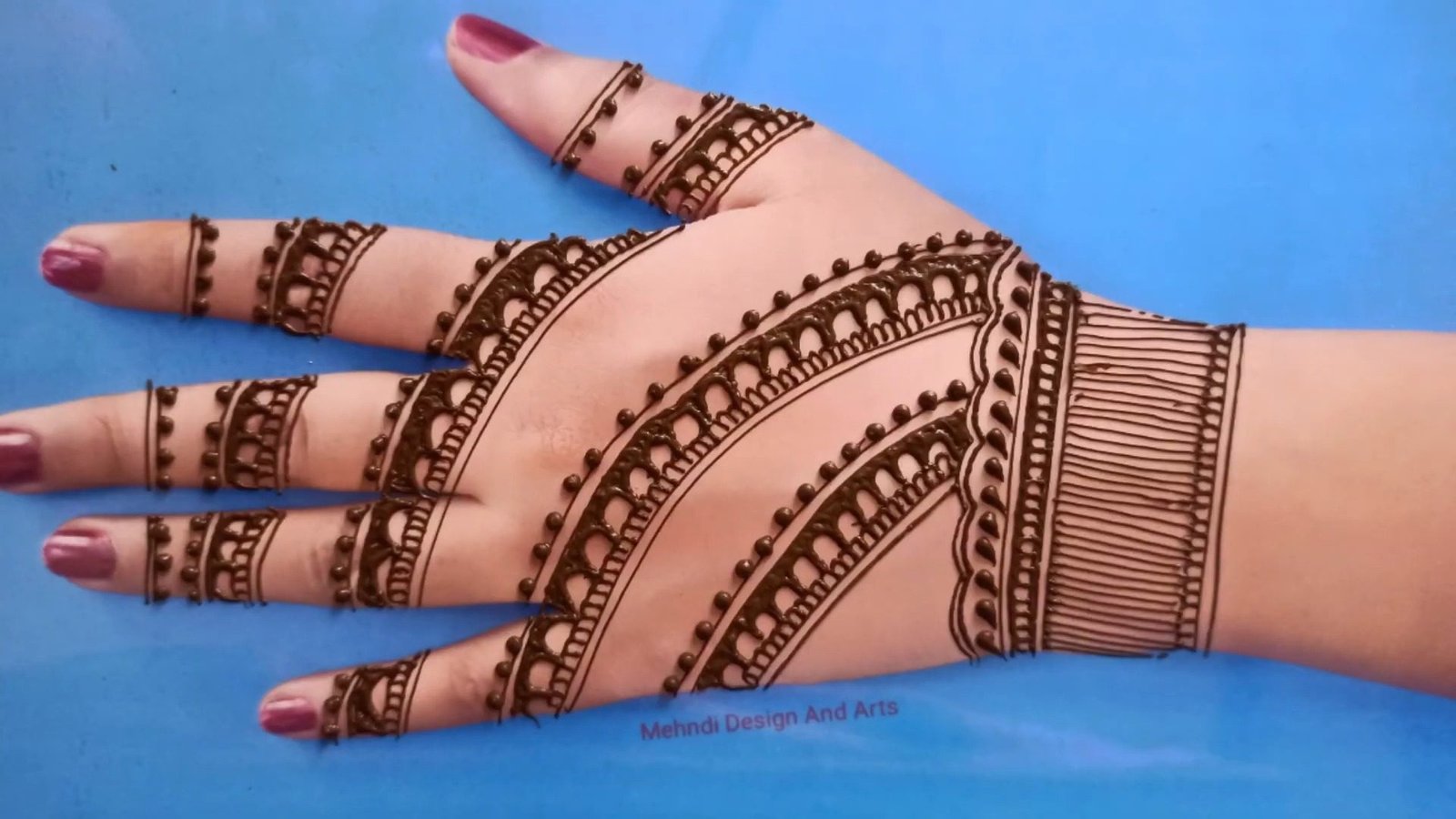 Simple Arabic Mehndi Design For Back Hand