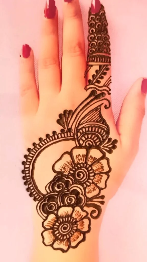 Hartalika Teej 2025 के लिए खूबसूरत और आसान Simple Mehndi Designs जो आपके हाथों को देंगे ट्रेडिशनल और स्टाइलिश लुक 14 Simple Arabic Mehndi Design 4