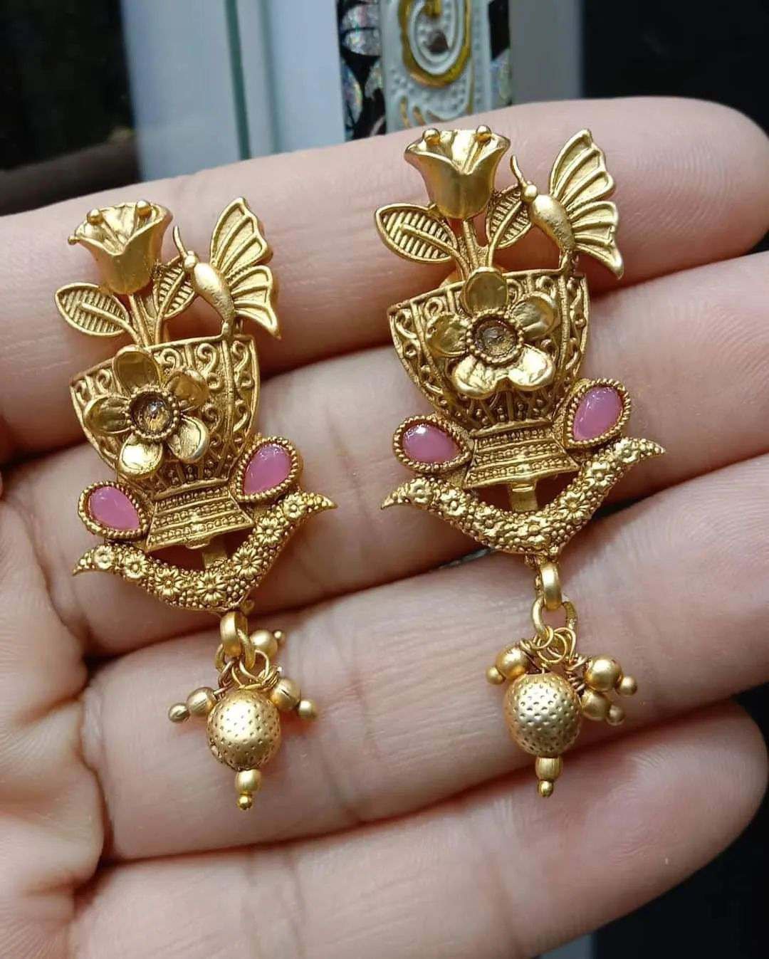 22K Culcutti Square Stud Design Gold Earring | Pachchigar Jewellers  (Ashokbhai)