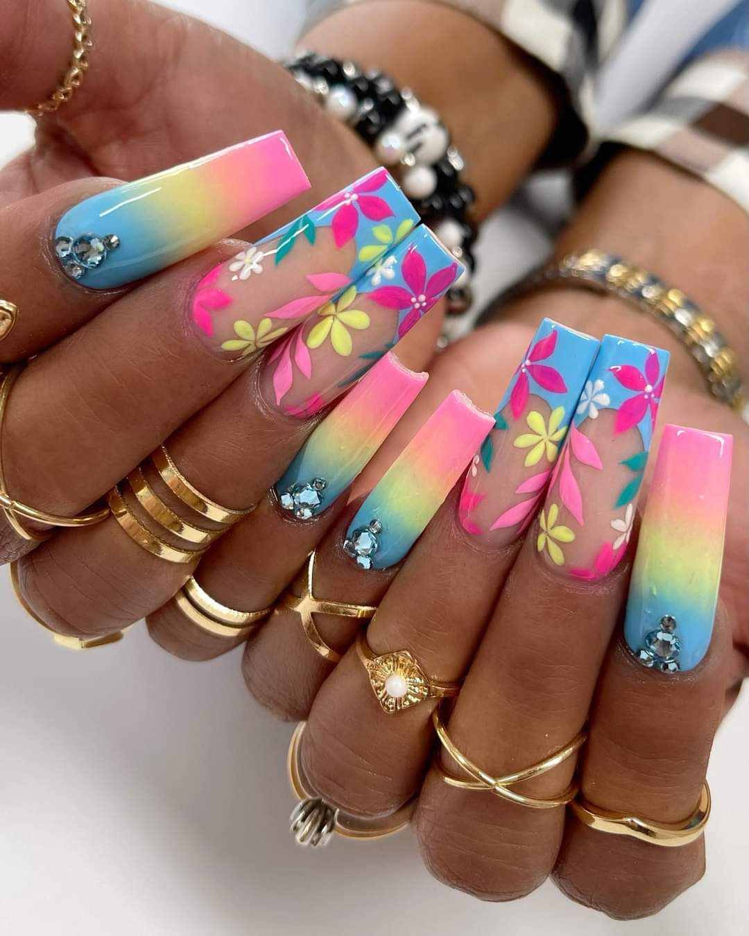 15 Stylish Acrylic Nail Arts Designs For Girls - Girls Fashion Ideas