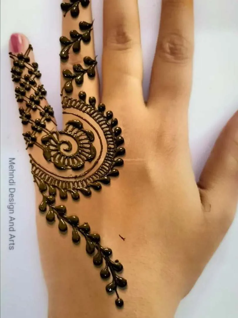 Simple Mehndi Design 2023