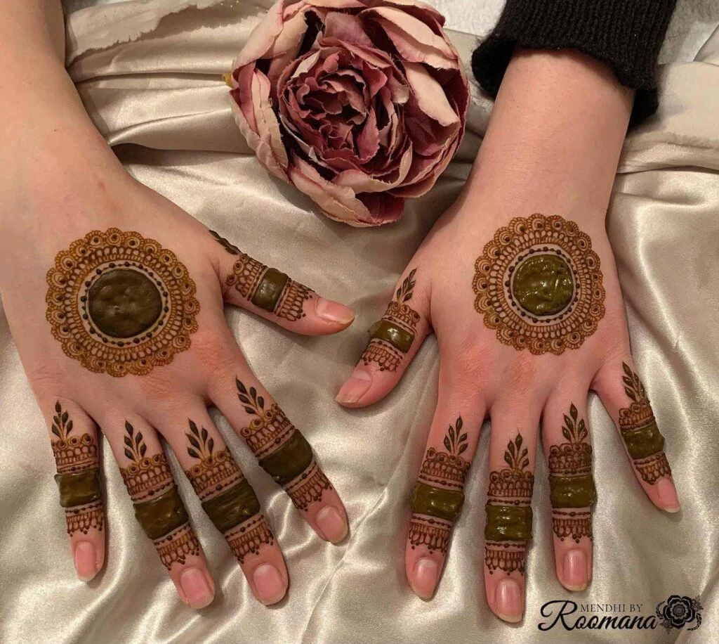 Simple Back Hand Mehndi Design1