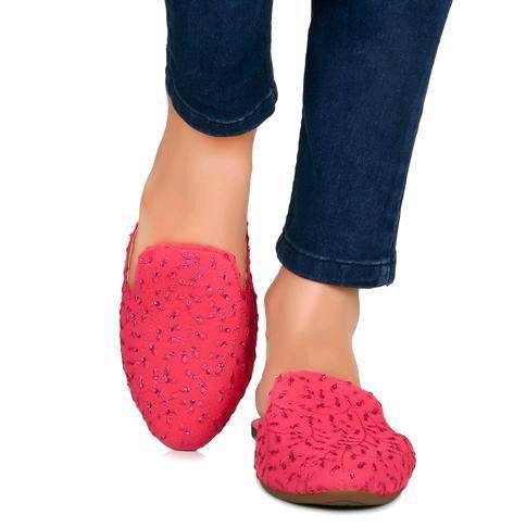 Girls Footwear: Stylish Juttis And Mojaris Design For Girls
