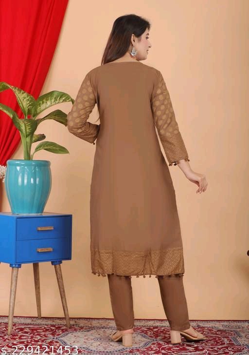 Kurti Designs : Stylish Printed Kurta Set For Girls