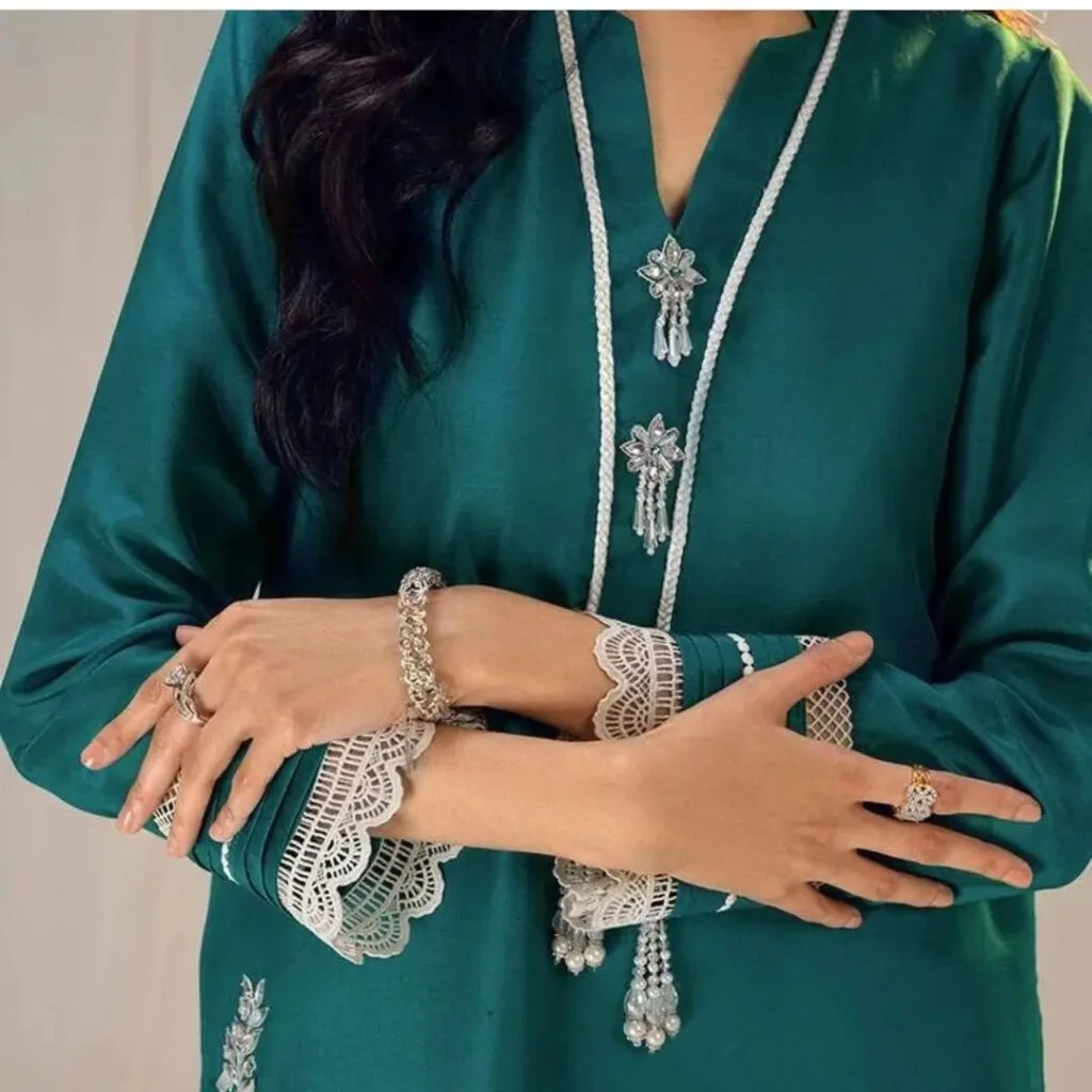 Kurti Neck Design: New and Stylish Kurti Neck Designs 7 Kurta Neck Design For Girls5