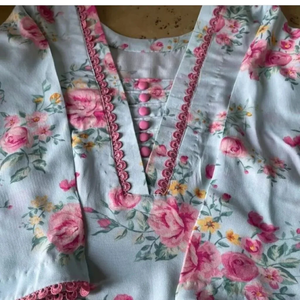 Kurti Neck Design: New and Stylish Kurti Neck Designs 10 Kurta Neck Design For Girls6