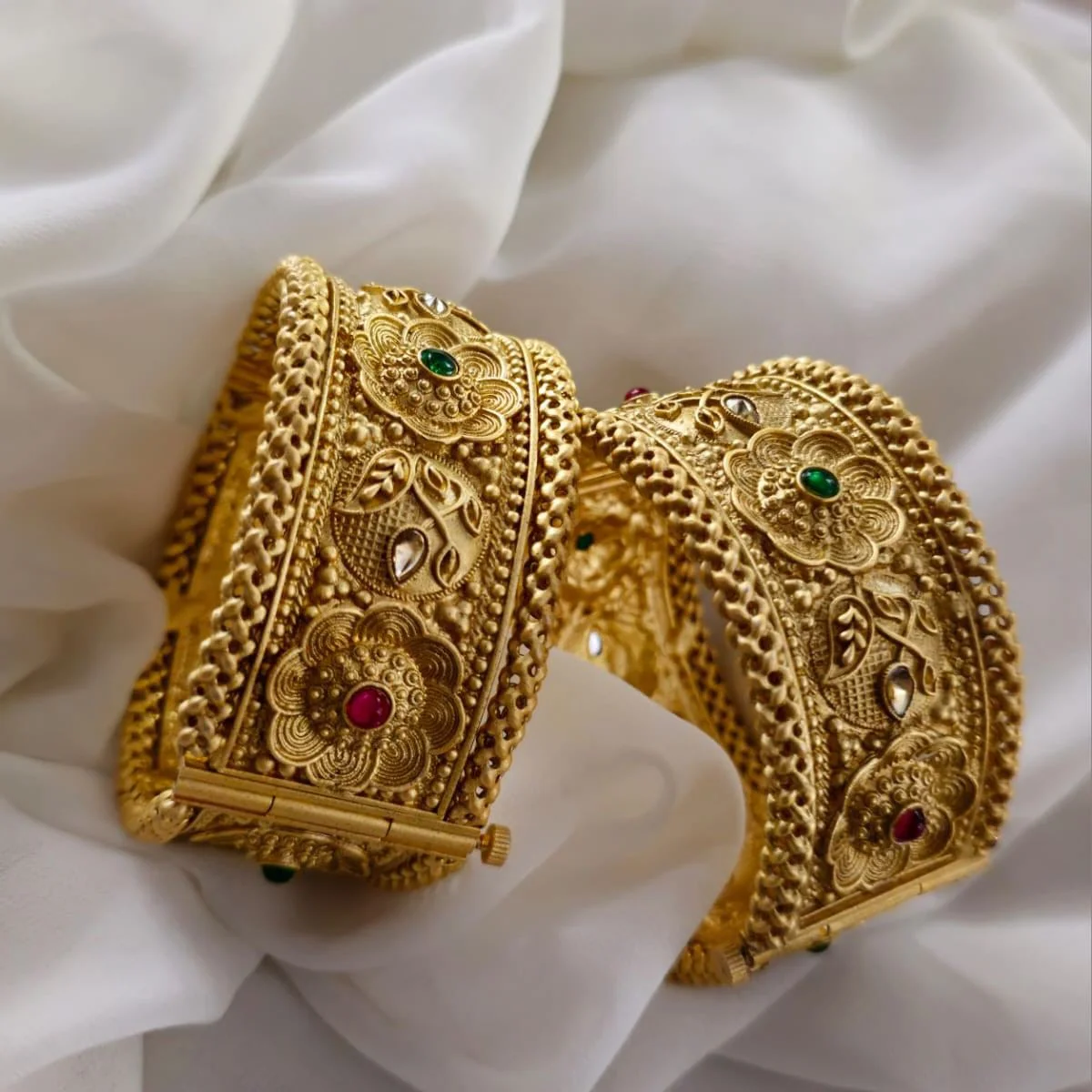 Bangles Design : New Goldplated Bangles Design Set For Women 5 New Bangles Design3