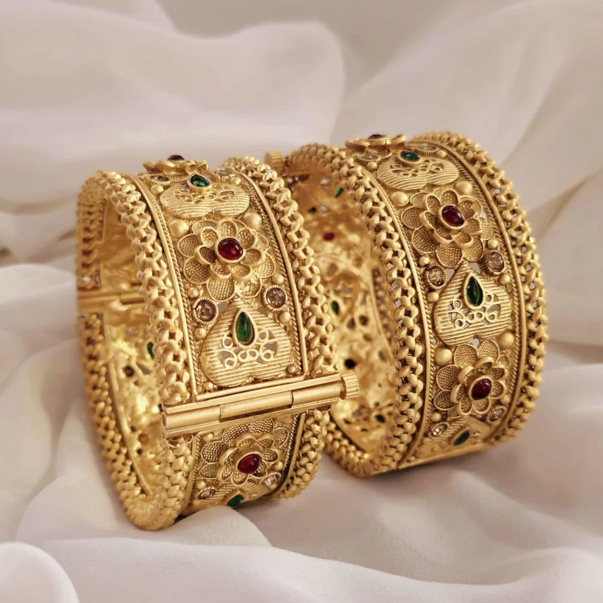 Bangles Design : New Goldplated Bangles Design Set For Women 11 New Bangles Design9