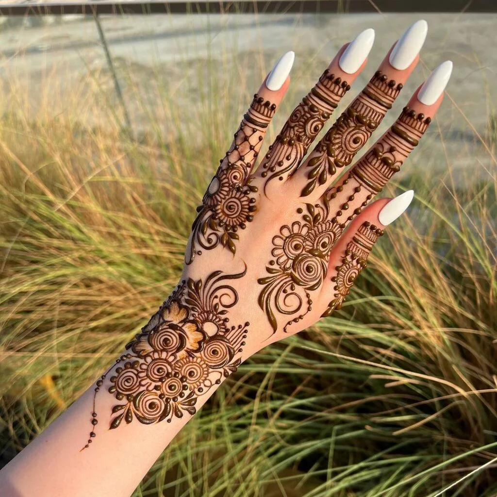 Stylish Simple Arabic Mehendi Design
