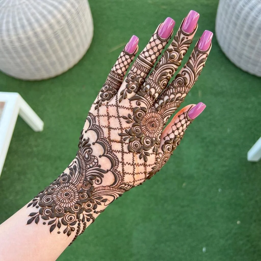 Simple Arabic Mehendi Design
