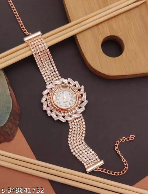 Fancy Rosegold Bracelet Watch For Womens