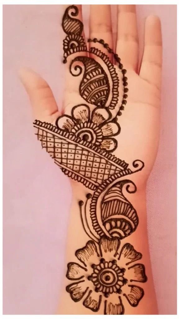 simple mehndi Design 2026